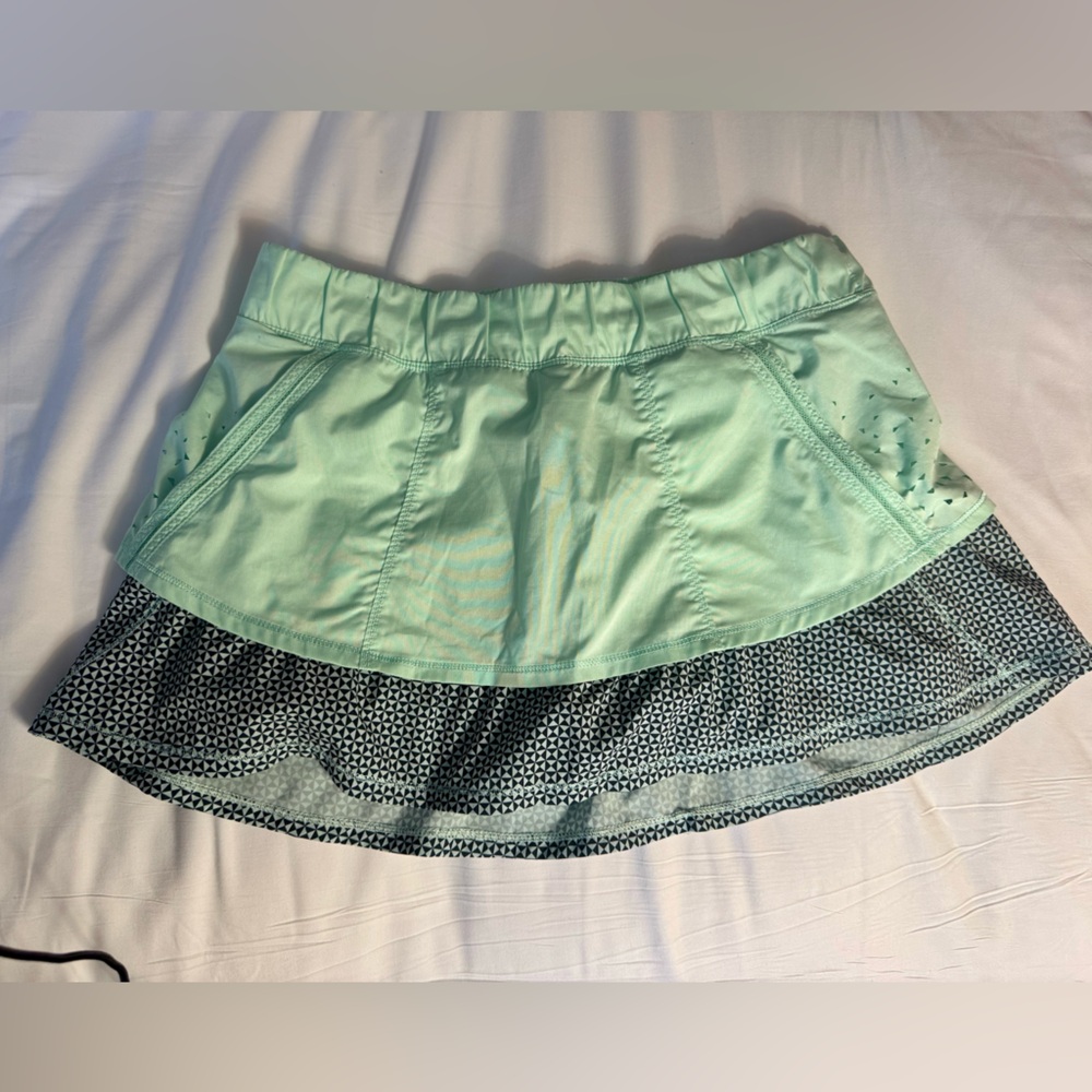 GUC, Lululemon In A Flash skort, size 6.